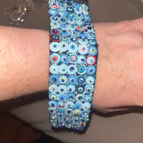 NWT light blue Velcro soft bracelet with velvet - Picture 2 of 3